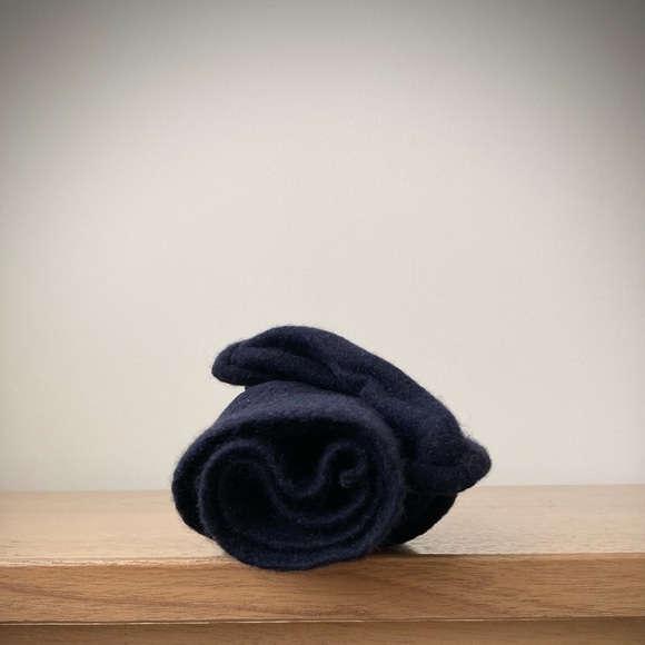 joodito origami crown 100% cashmere sweater hat felted bucket beanie dark blue main image 2